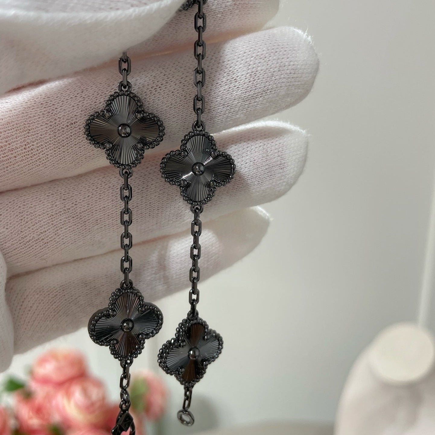[ECHO ]CLOVER 5 MOTIF BLACK BRACELET