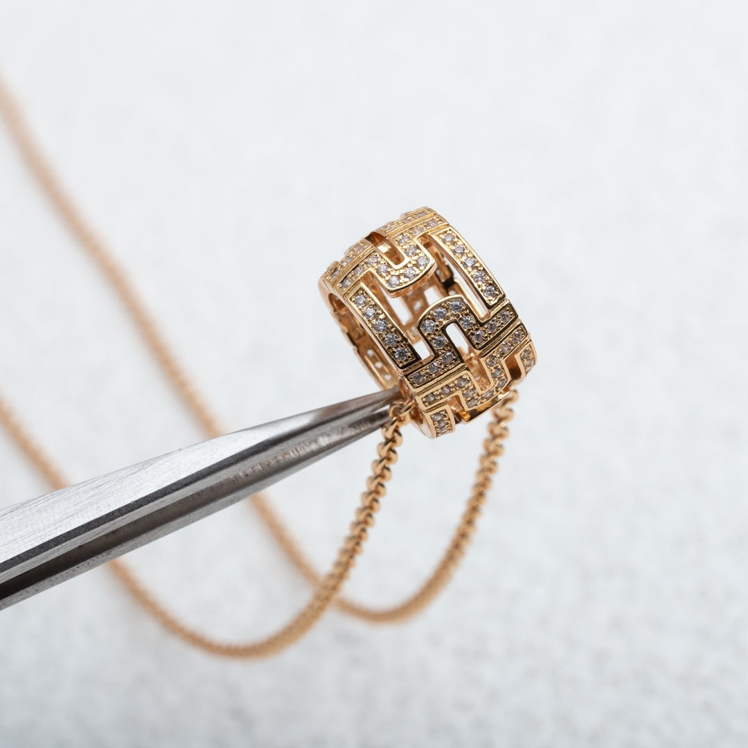 [Echo ]PARENTESI HALSKETTE ROTGOLD DIAMANT