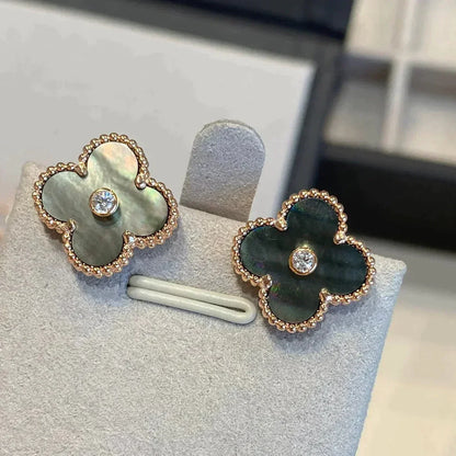 [Echo ]CLOVER MEDIUM 1 MOTIFS GRAY MOP  DIAMOND EARRINGS