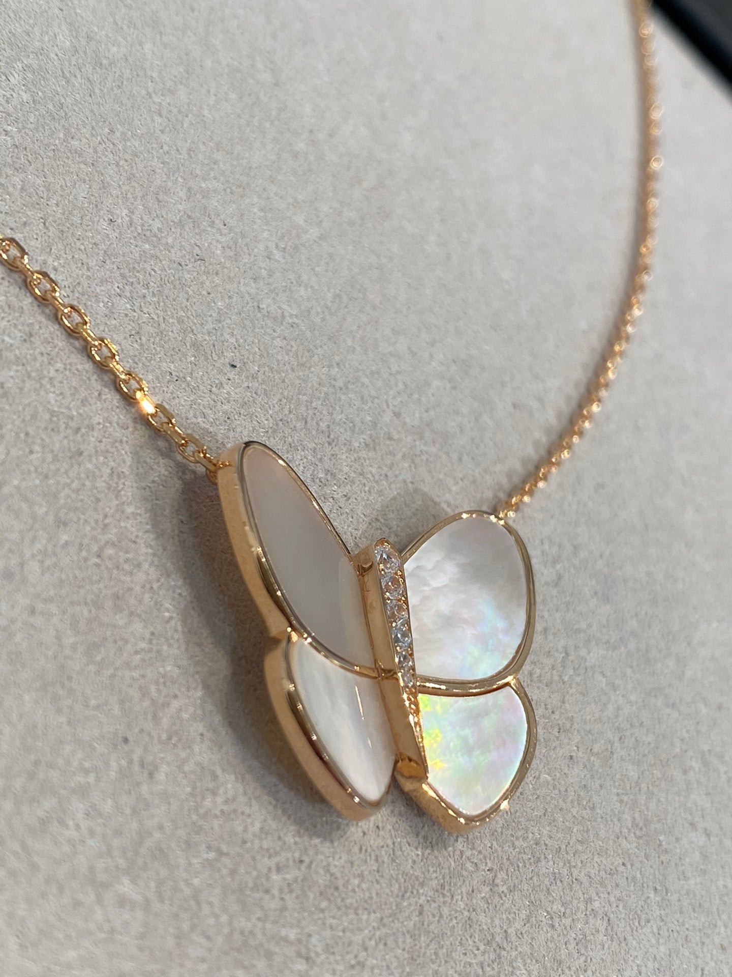 [Echo ]BUTTERFLY GOLD MOP DIAMOND NECKLACE