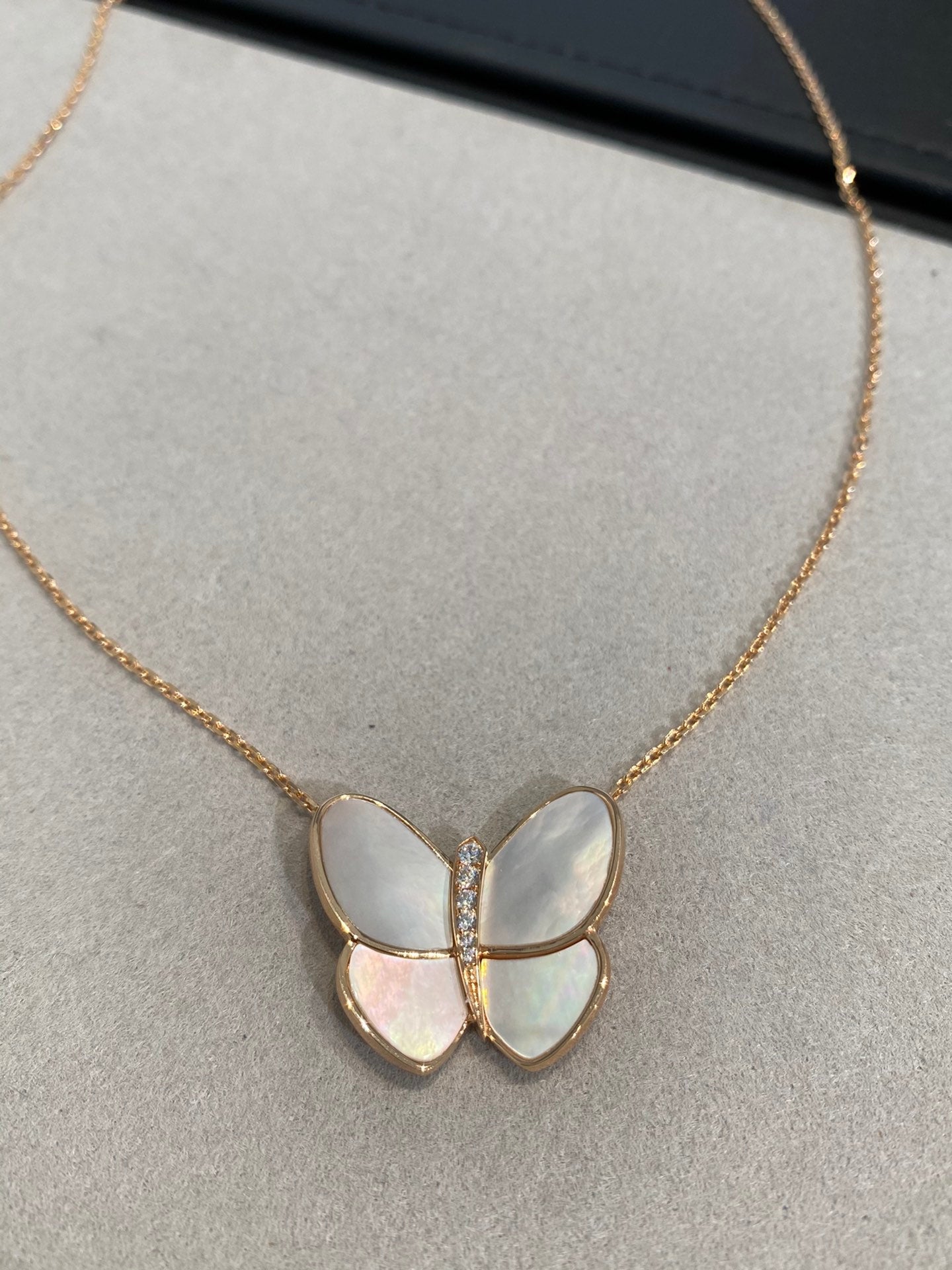 [Echo ]BUTTERFLY GOLD MOP DIAMOND NECKLACE