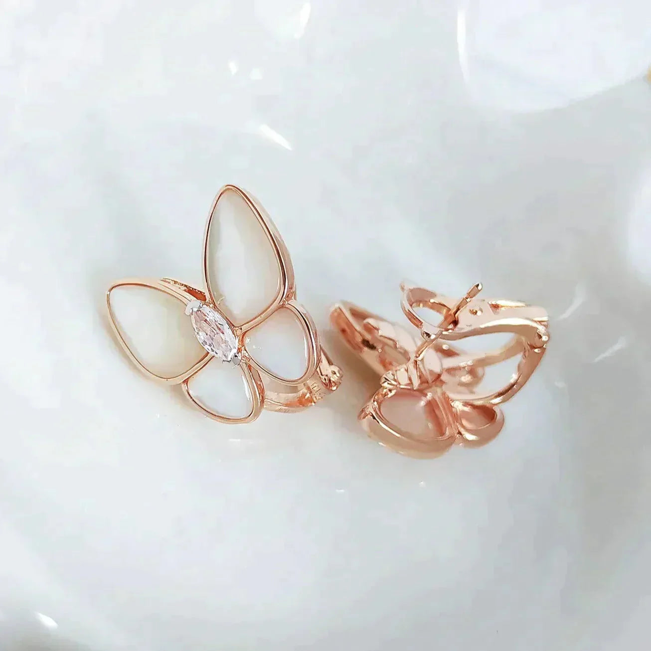 [Echo ]BUTTERFLY MOP DIAMOND EARRINGS