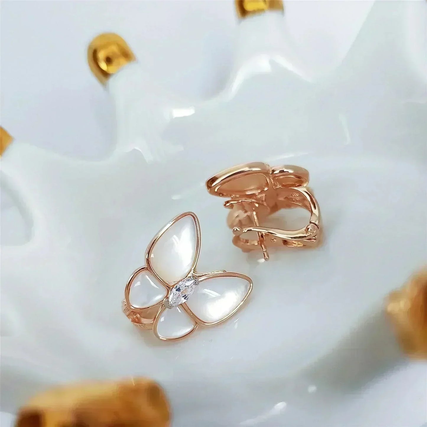 [Echo ]BUTTERFLY MOP DIAMOND EARRINGS