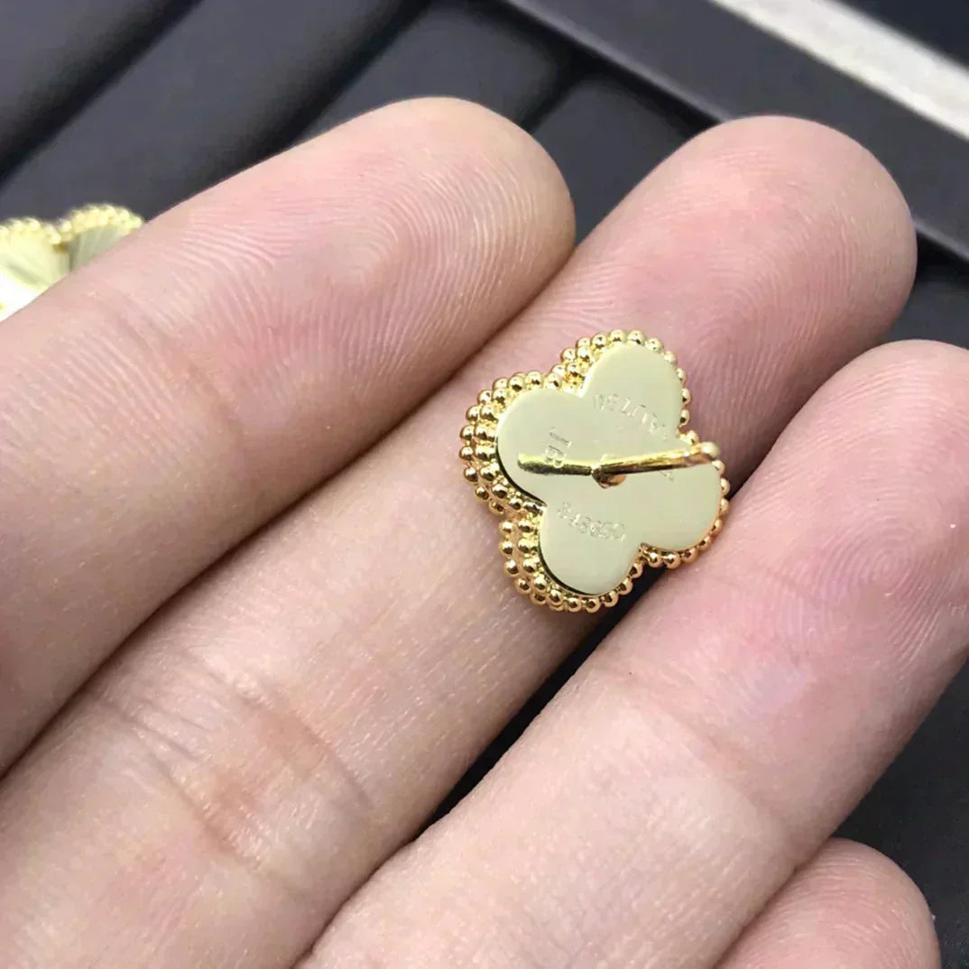 [Echo ]CLOVER MINI 9.5MM LASER EARRINGS