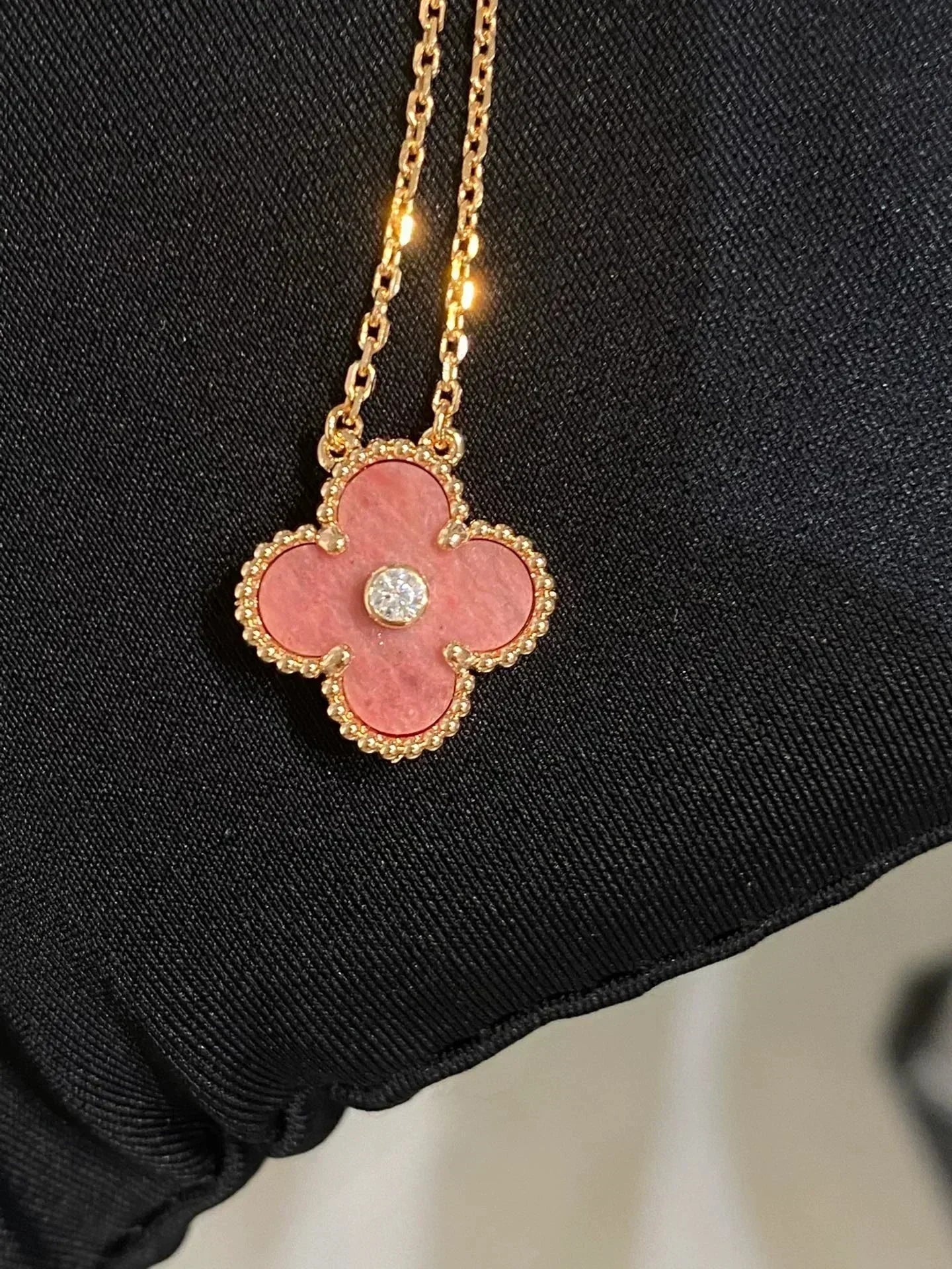 [Echo ]CLOVER 15MM DIAMOND RHODONITE NECKLACE