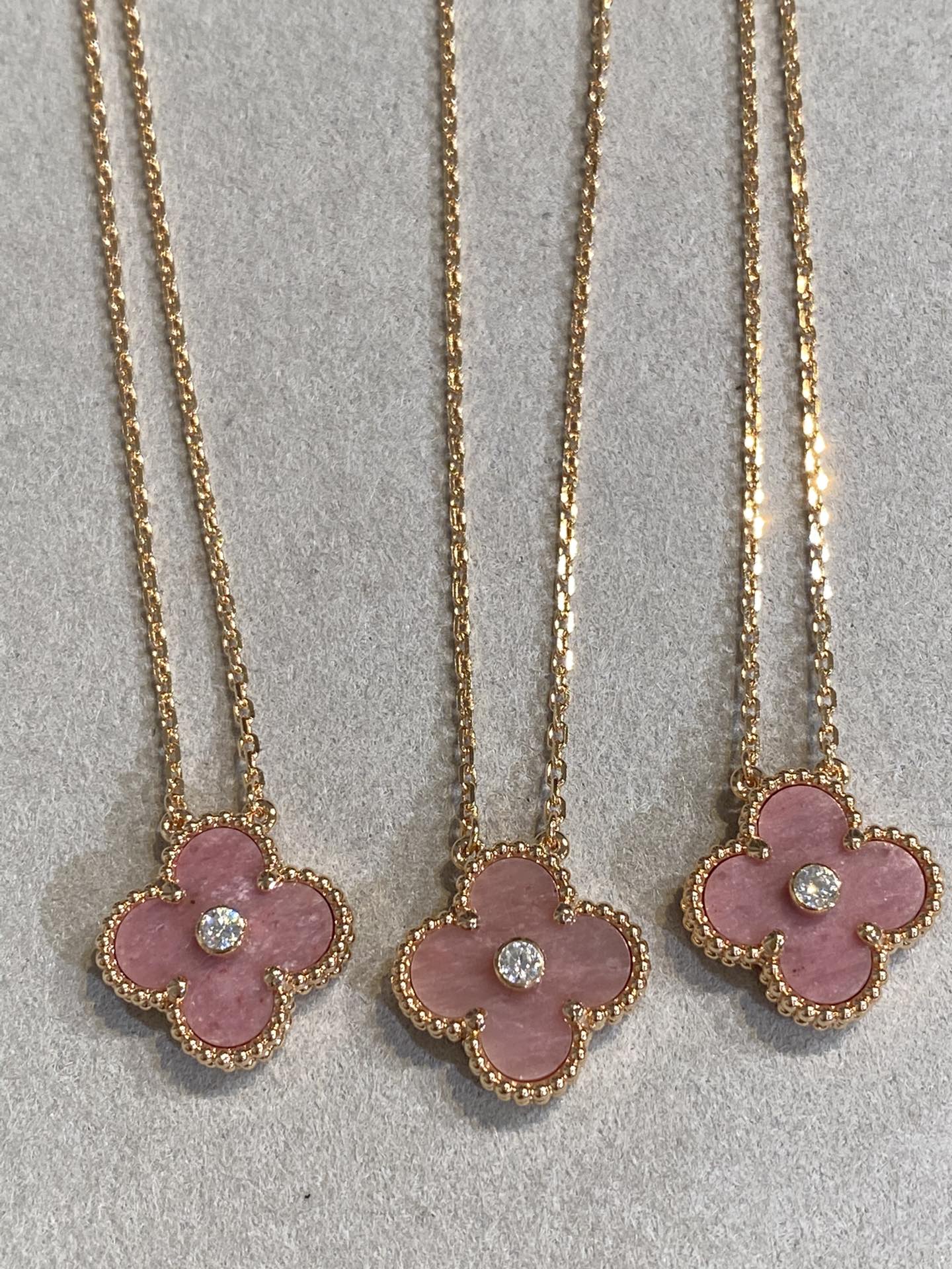 [Echo ]CLOVER 15MM DIAMOND RHODONITE NECKLACE