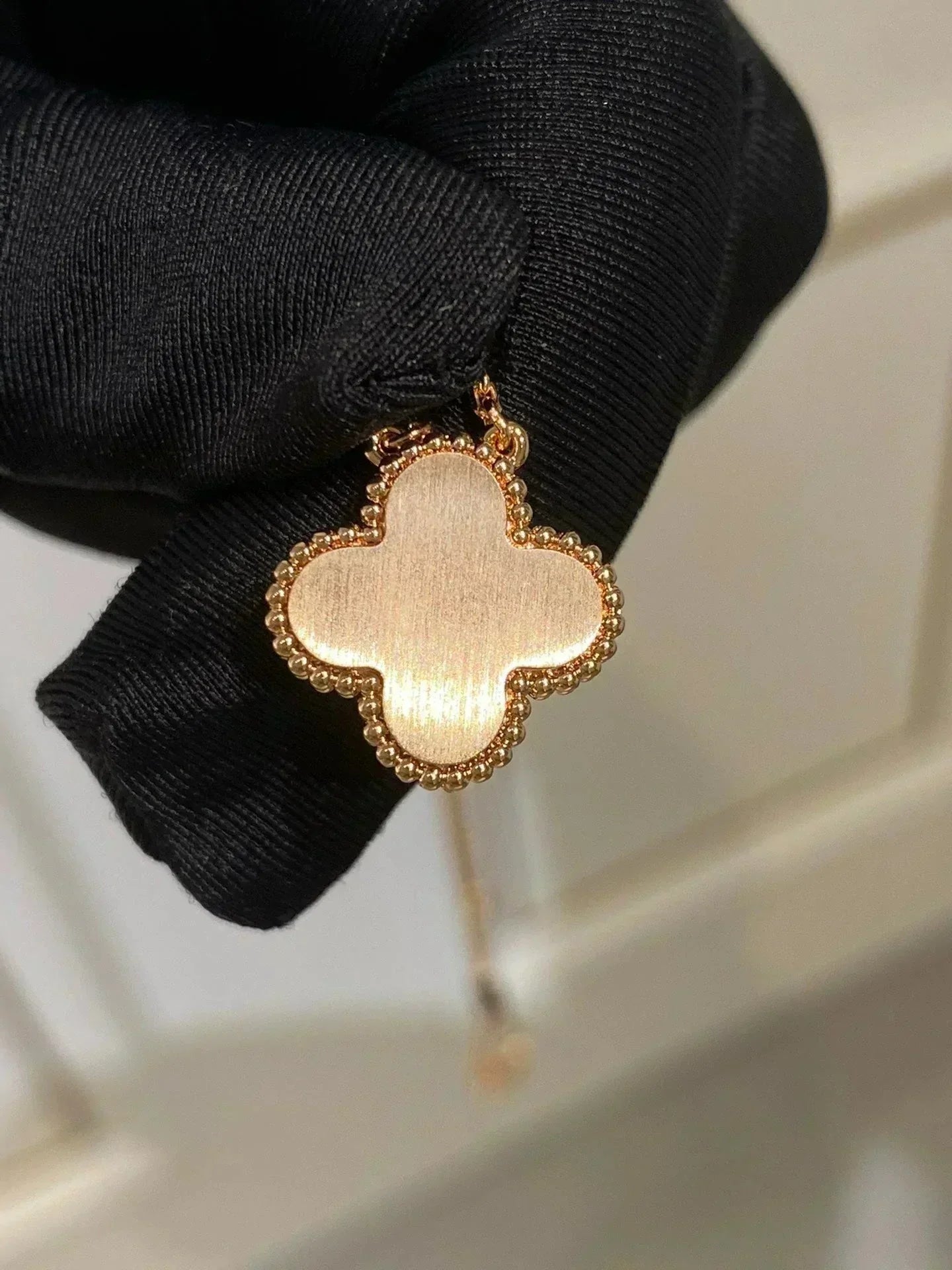 [Echo ]CLOVER 15MM DIAMOND RHODONITE NECKLACE