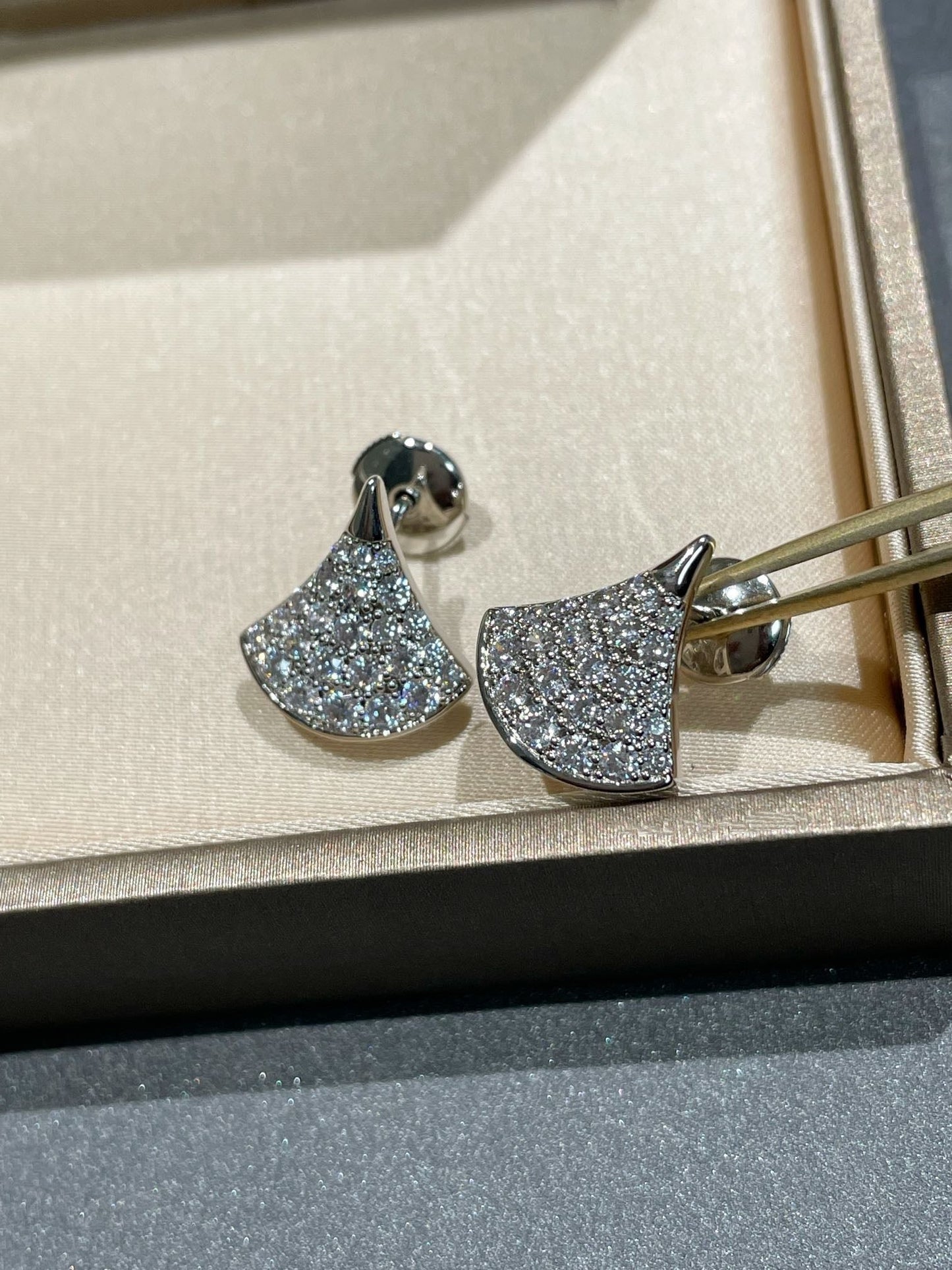 [Echo ]DREAM STUD EARRINGS DIAMOND