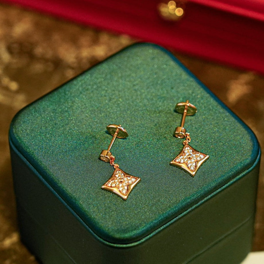 [Echo ]STAR DIAMONDS EARRINGS GOLD