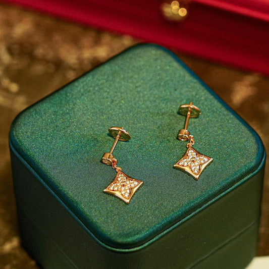 [Echo ]STAR DIAMONDS EARRINGS GOLD