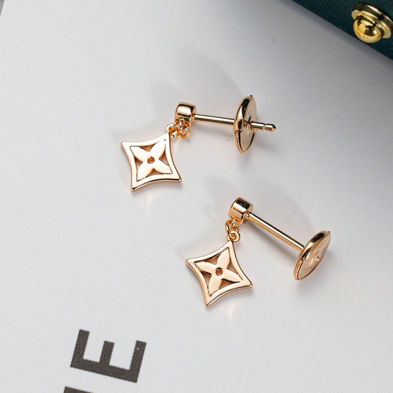 [Echo ]STAR EARRINGS GOLD