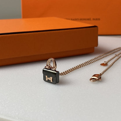 [Echo ]CONSTANCE BLACK PEDANT PINK GOLD NECKLACE