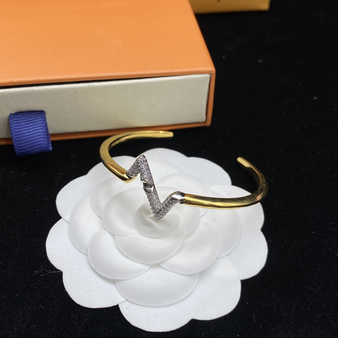 [Echo ]VOLTE UPSITE DOWN DIAMOND GOLD OPEN BRACELET