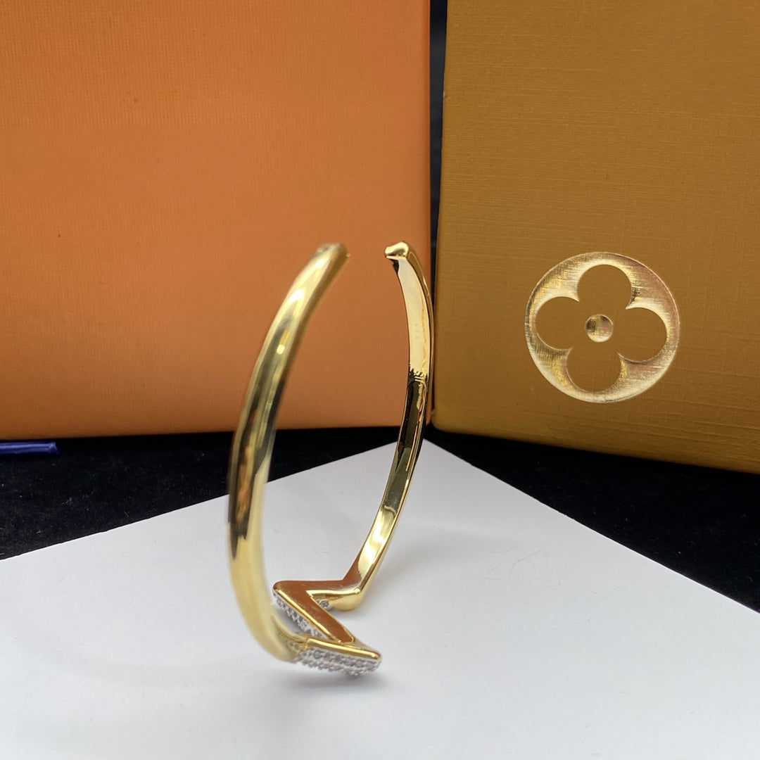 [Echo ]VOLTE UPSITE DOWN DIAMOND GOLD OPEN BRACELET