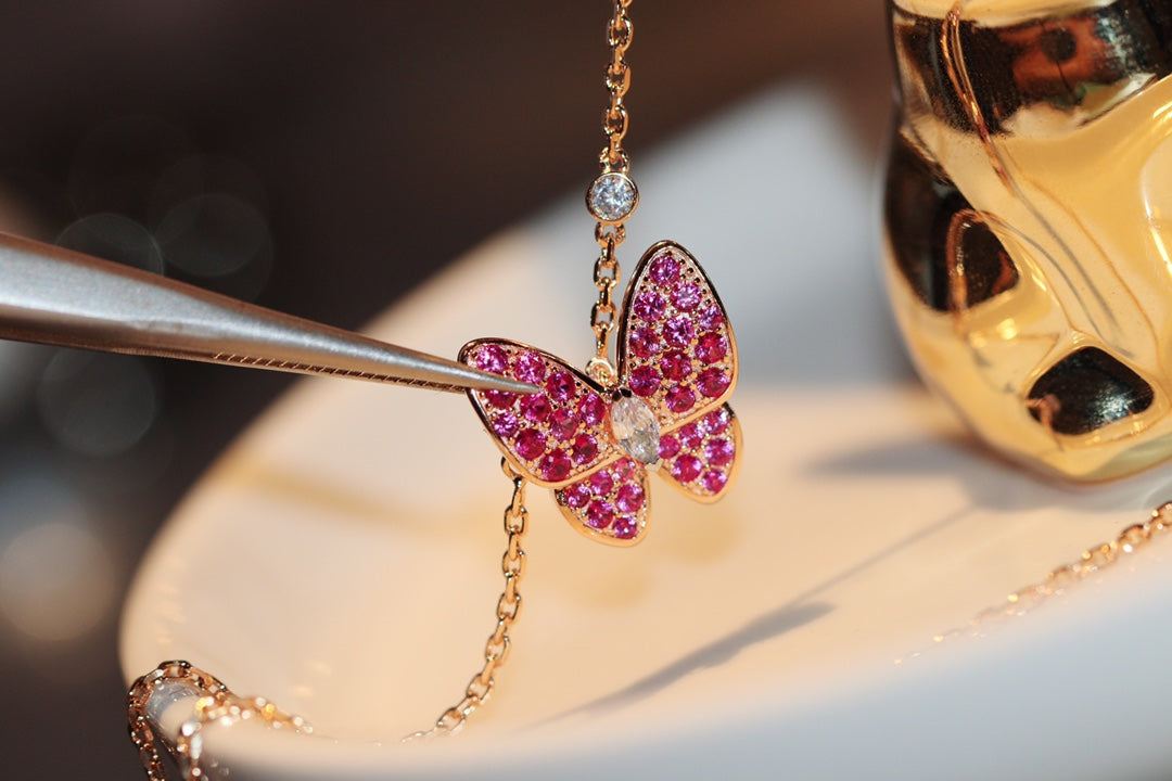 [Echo ]BUTTERFLY RED DIAMOND ROSE GOLD NECKLACE