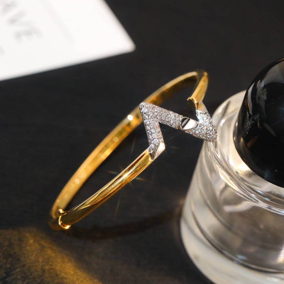 [Echo ]VOLTE UPSITE DOWN GOLD DIAMOND BRACELET
