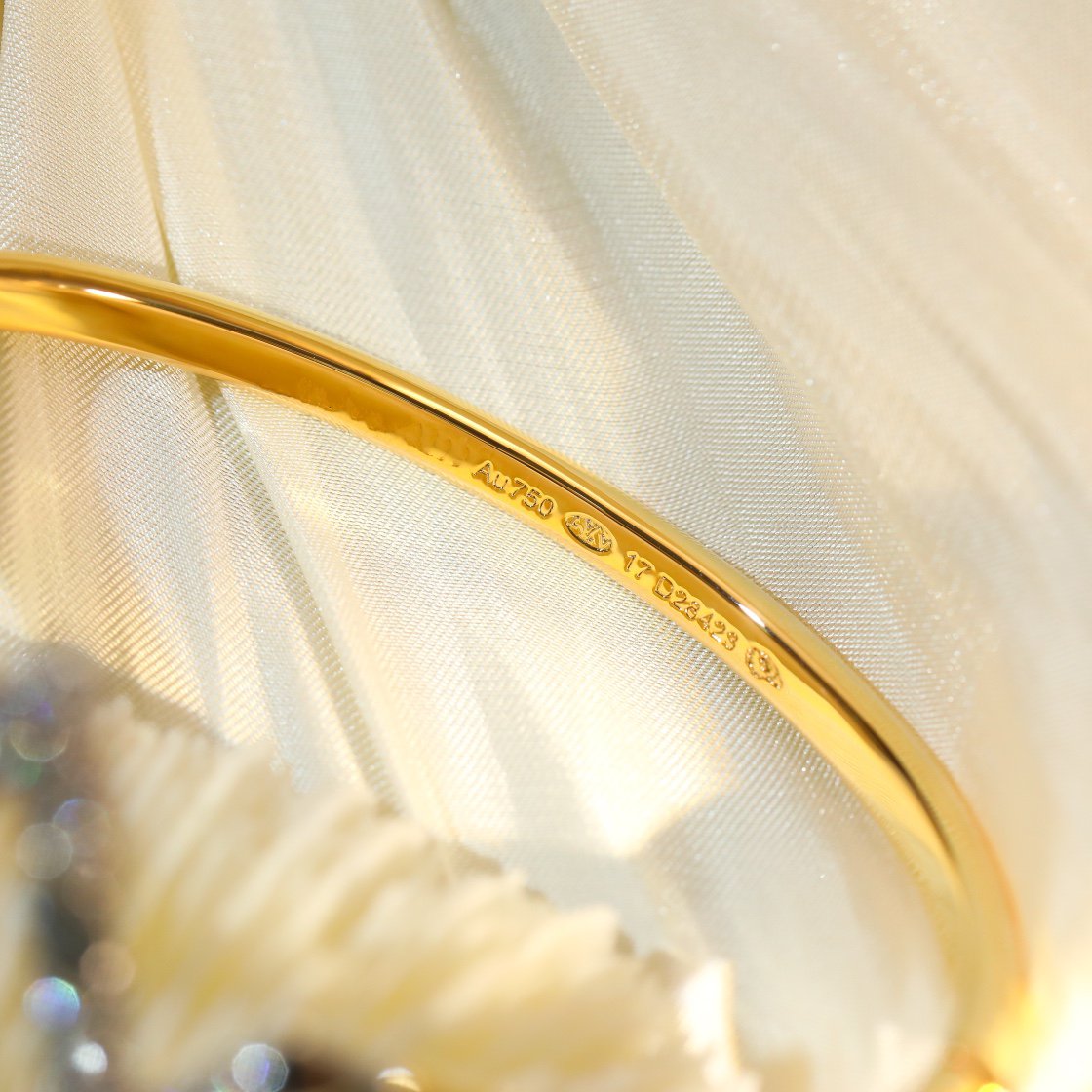 [Echo ]VOLTE UPSITE DOWN GOLD DIAMOND BRACELET