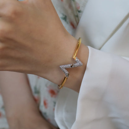 [Echo ]VOLTE UPSITE DOWN GOLD DIAMOND BRACELET