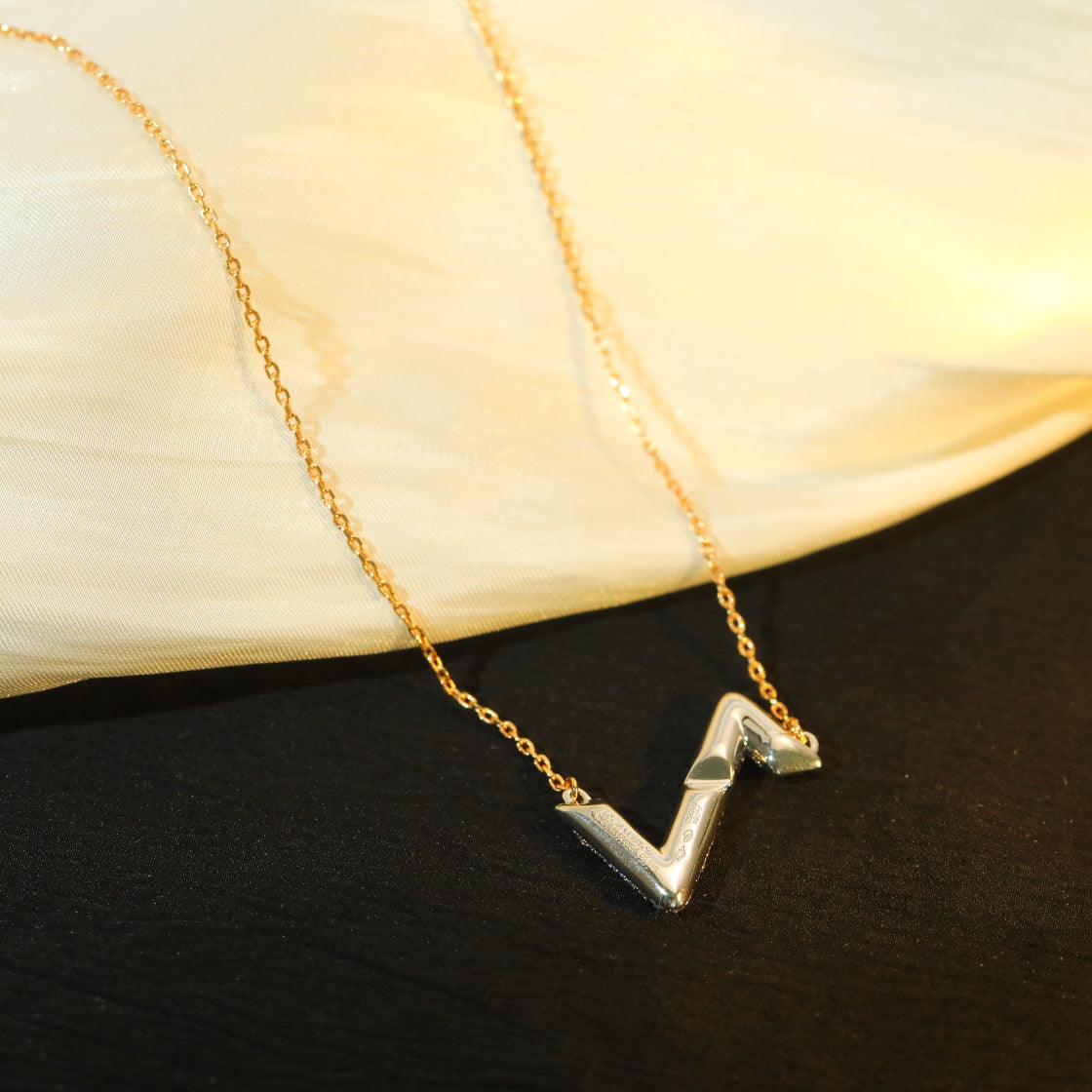 [Echo ]VOLT SILVER DIAMOND PEDANT NECKLACE