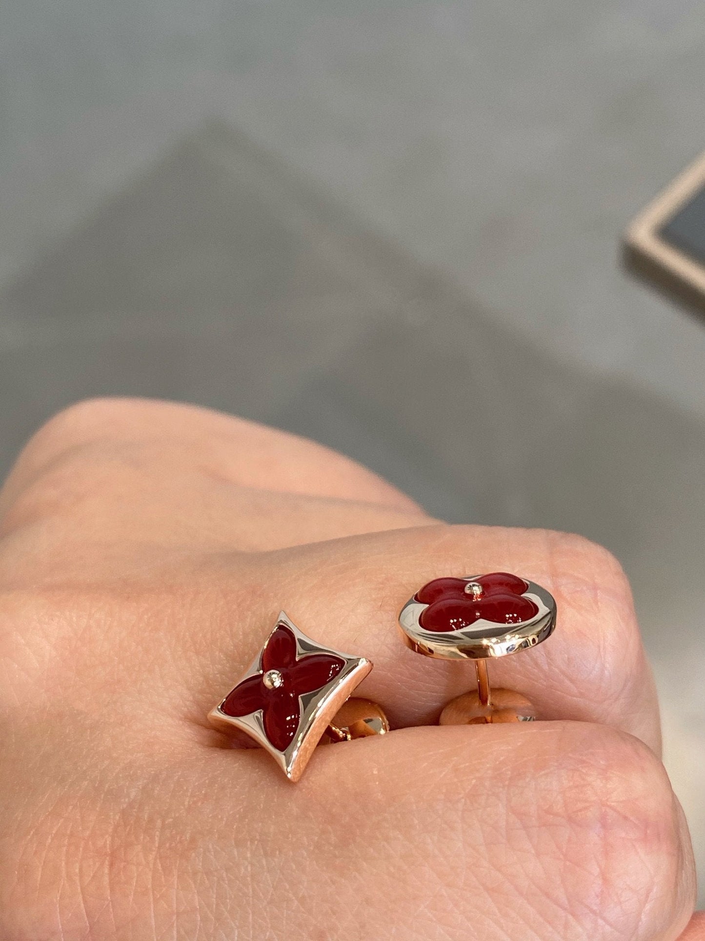 [Echo ]STAR AND SUN PINK GOLD CARNELIAN STUD EARRINGS