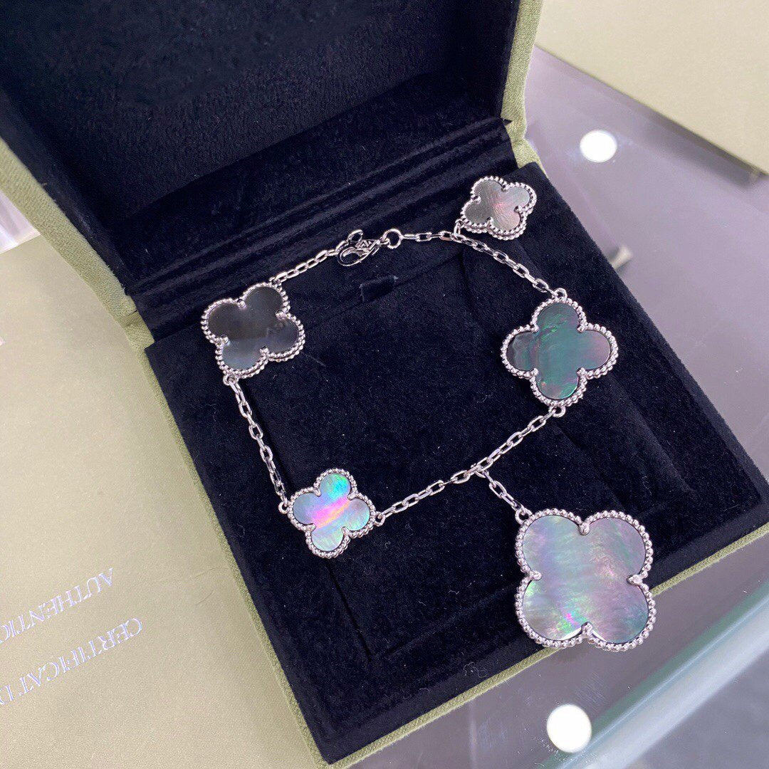 [エコー]クローバー5モチーフシルバーダークモップブレスレット