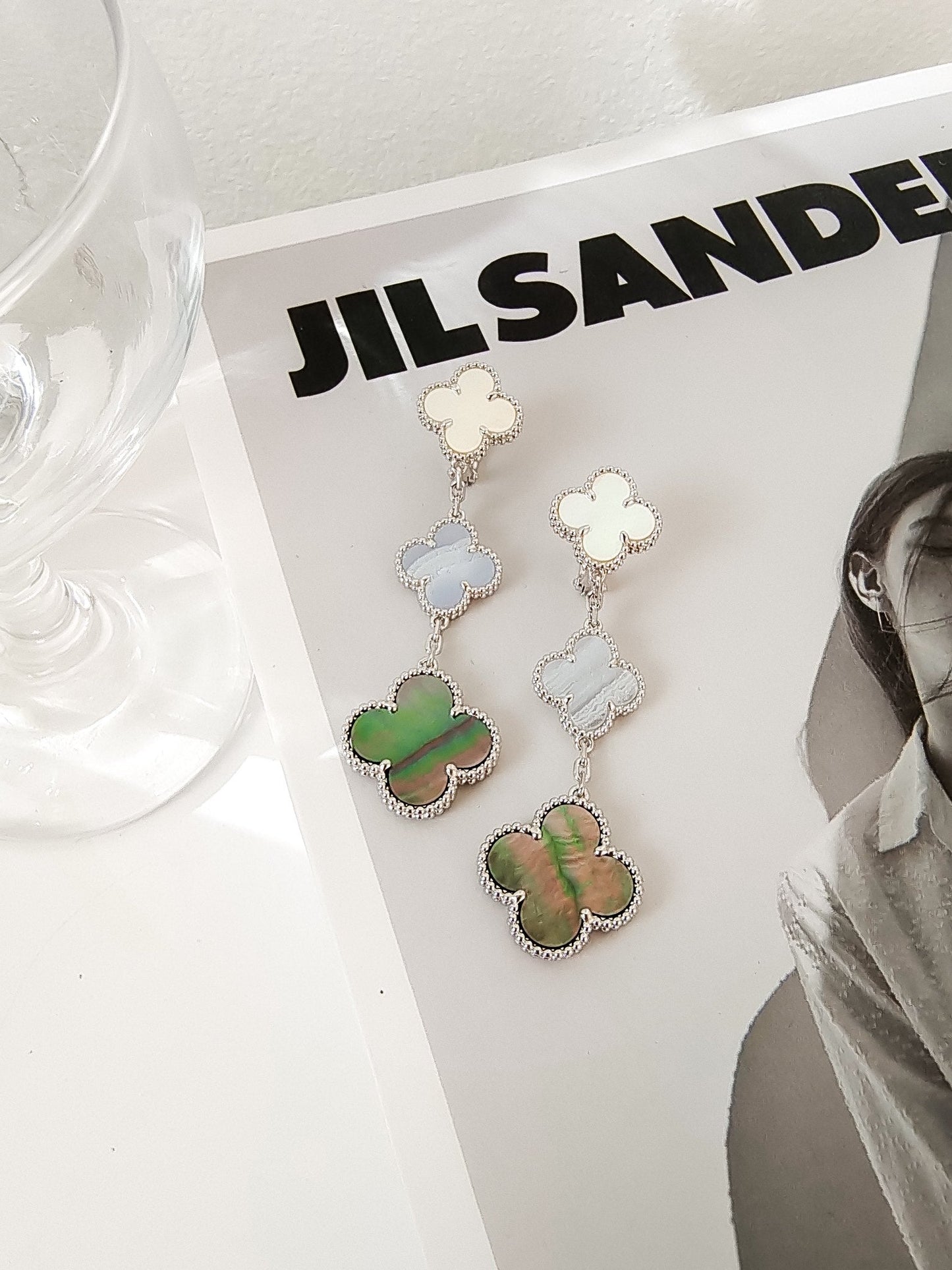 [Echo ]CLOVER 3 MOTIFS CHALCEDONY DARK MOP SILVER EARRINGS