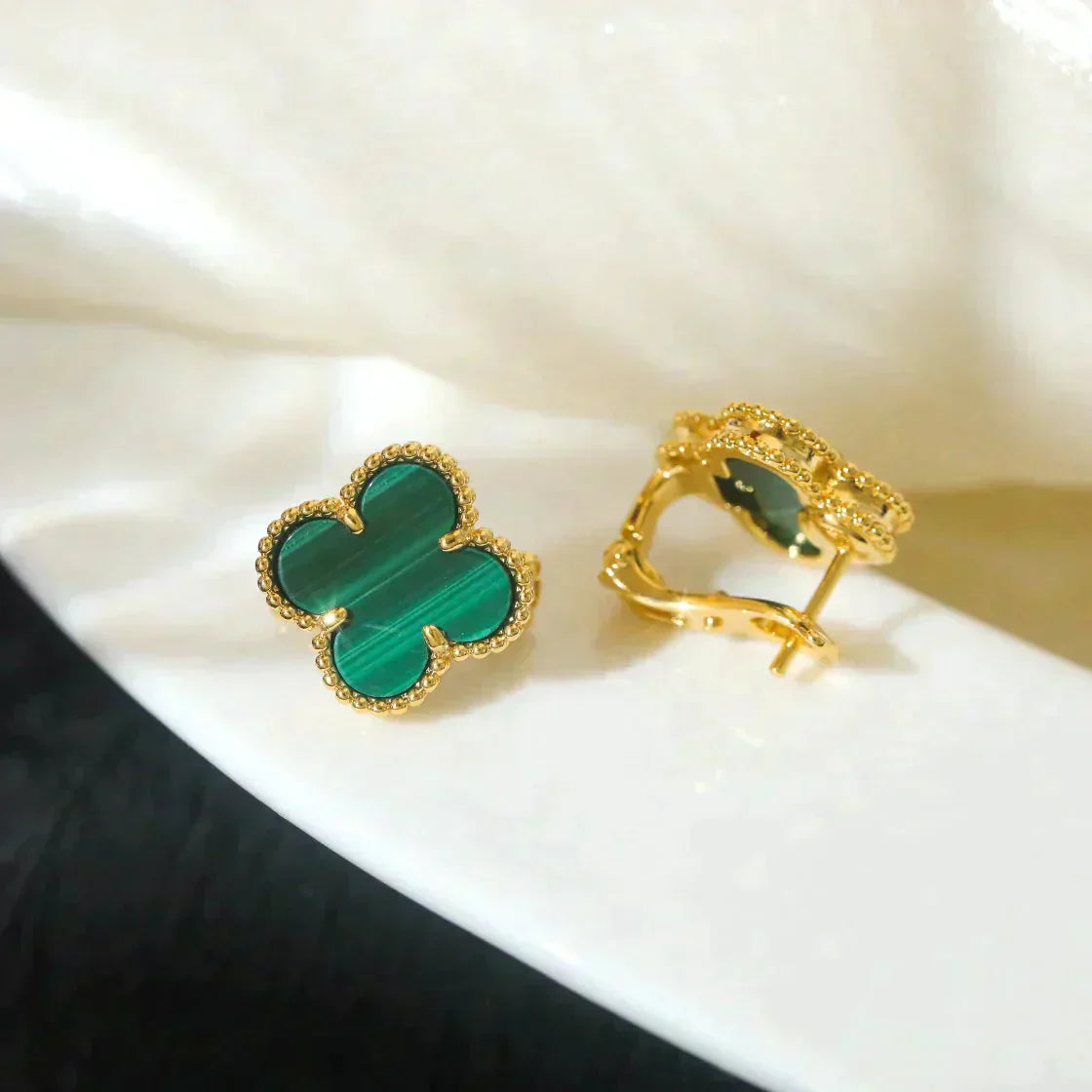 [Echo ]CLOVER MEDIUM 1 MOTIFS MALACHITE  EARRINGS