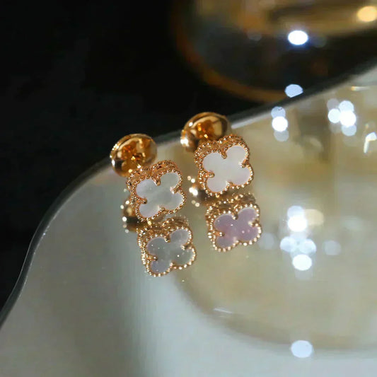 [Echo ]CLOVER MINI 9.5MM WHITE MOP EARRINGS