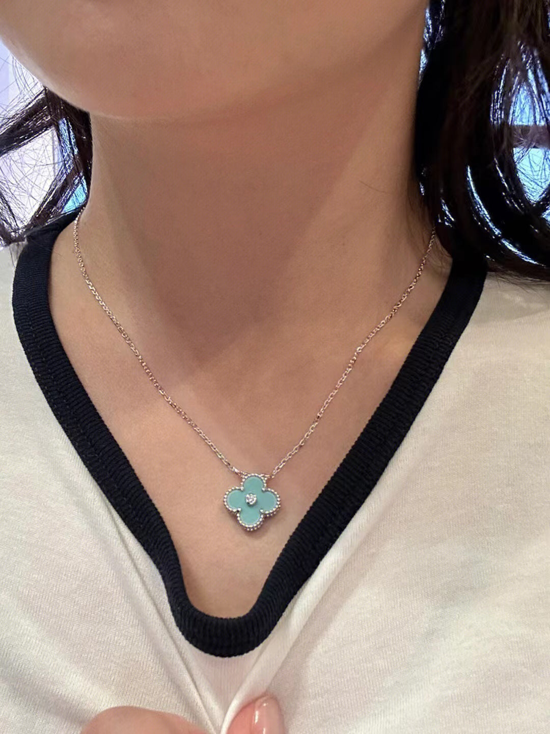 [Echo ]CLOVER 1 DIAMOND LIGHT BLUE SILVER NECKLACE