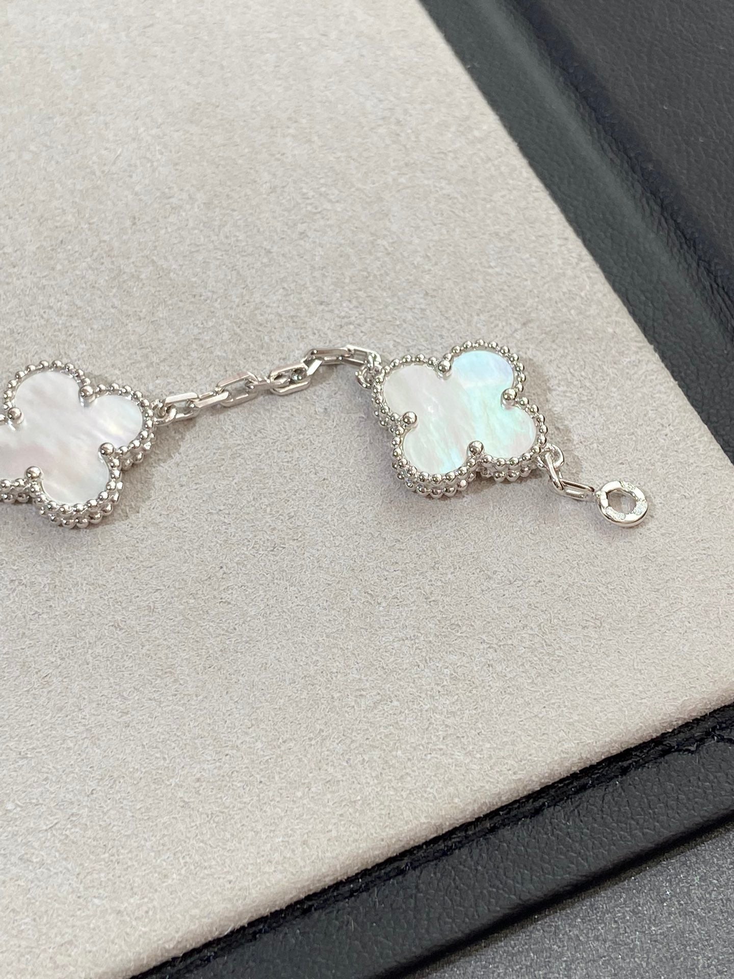 [Echo]CLOVER SILVER MOP 5 MOTIF BRACELET