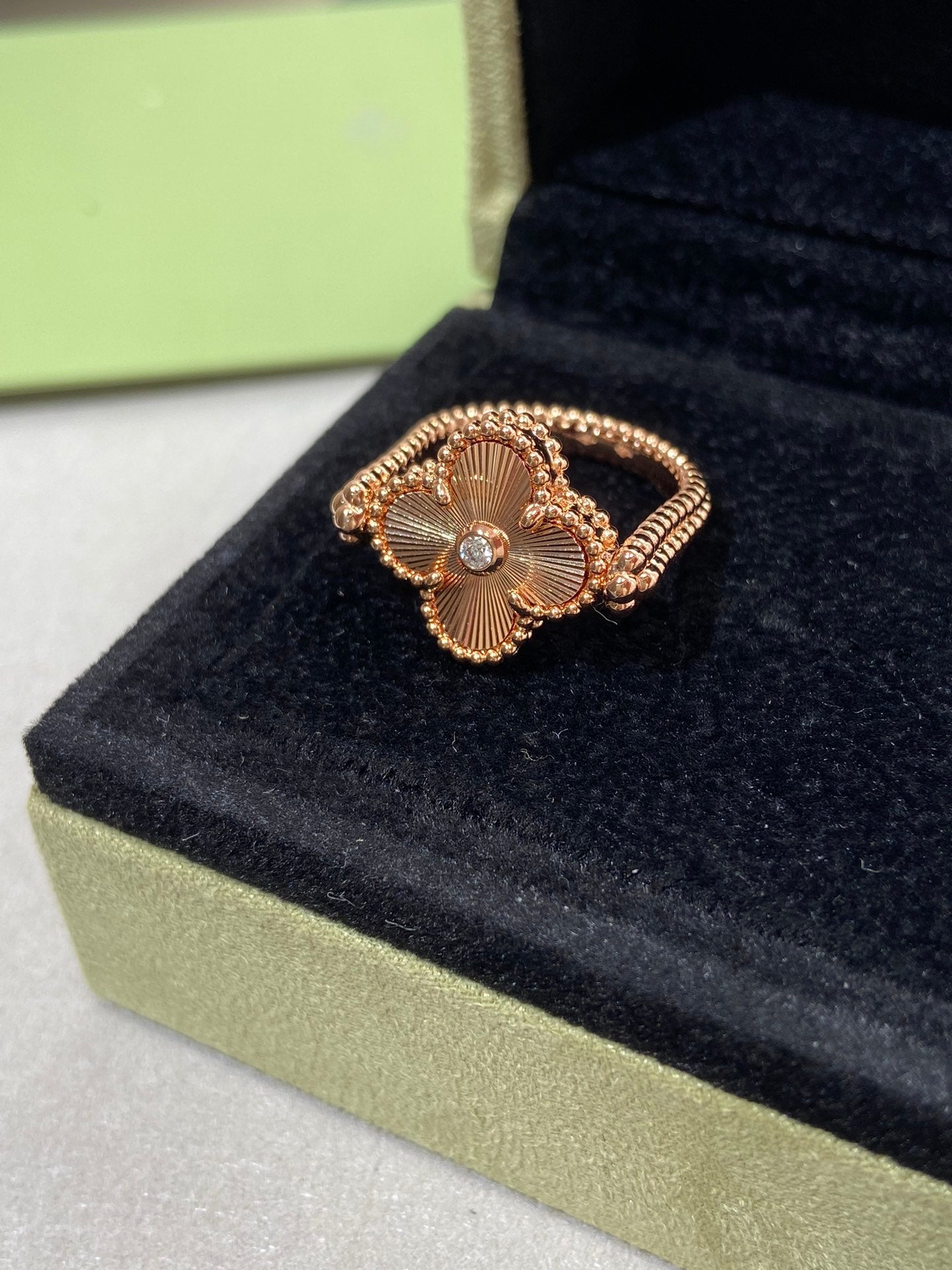 [ECHO ]CLOVER RIVERSIBLE PINK GOLD RING