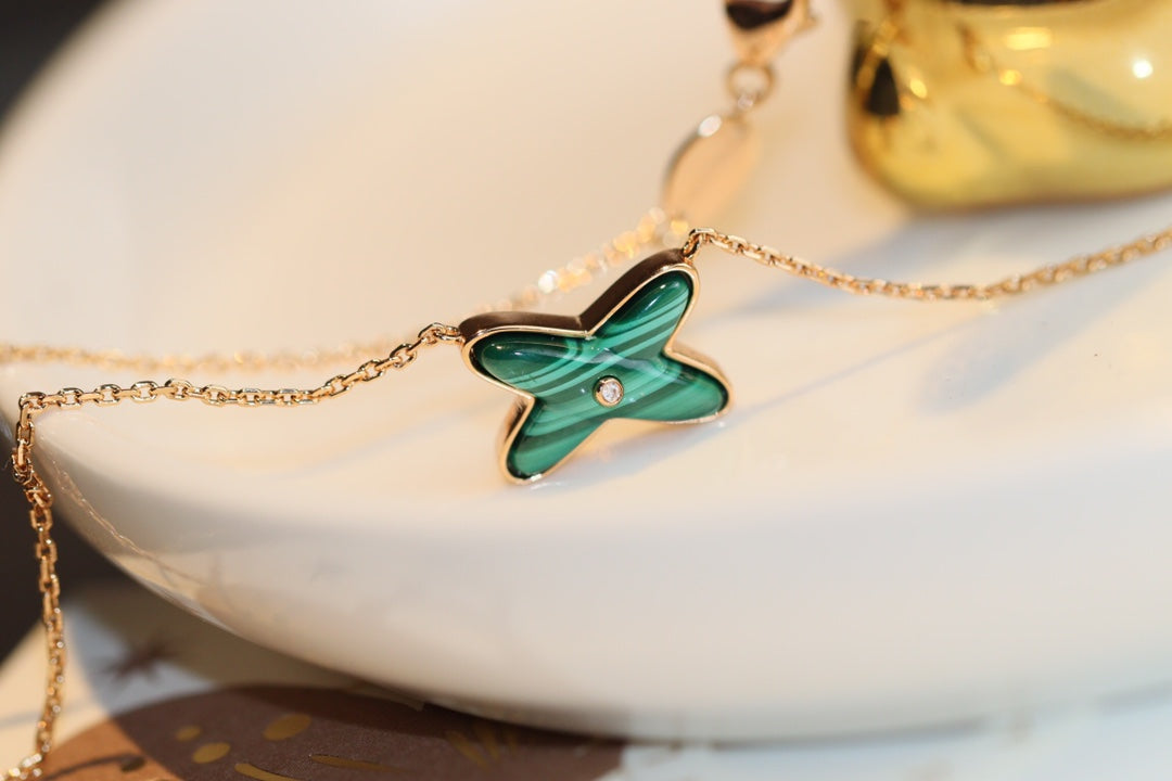 [Echo ]JEUX MALACHITE 1 DIAMOND PINK GOLD NECKLACE