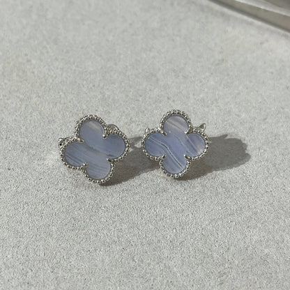 [エコー]クローバーカルセドニーシルバースタッドピアス