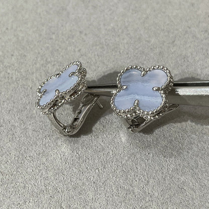 [エコー]クローバーカルセドニーシルバースタッドピアス
