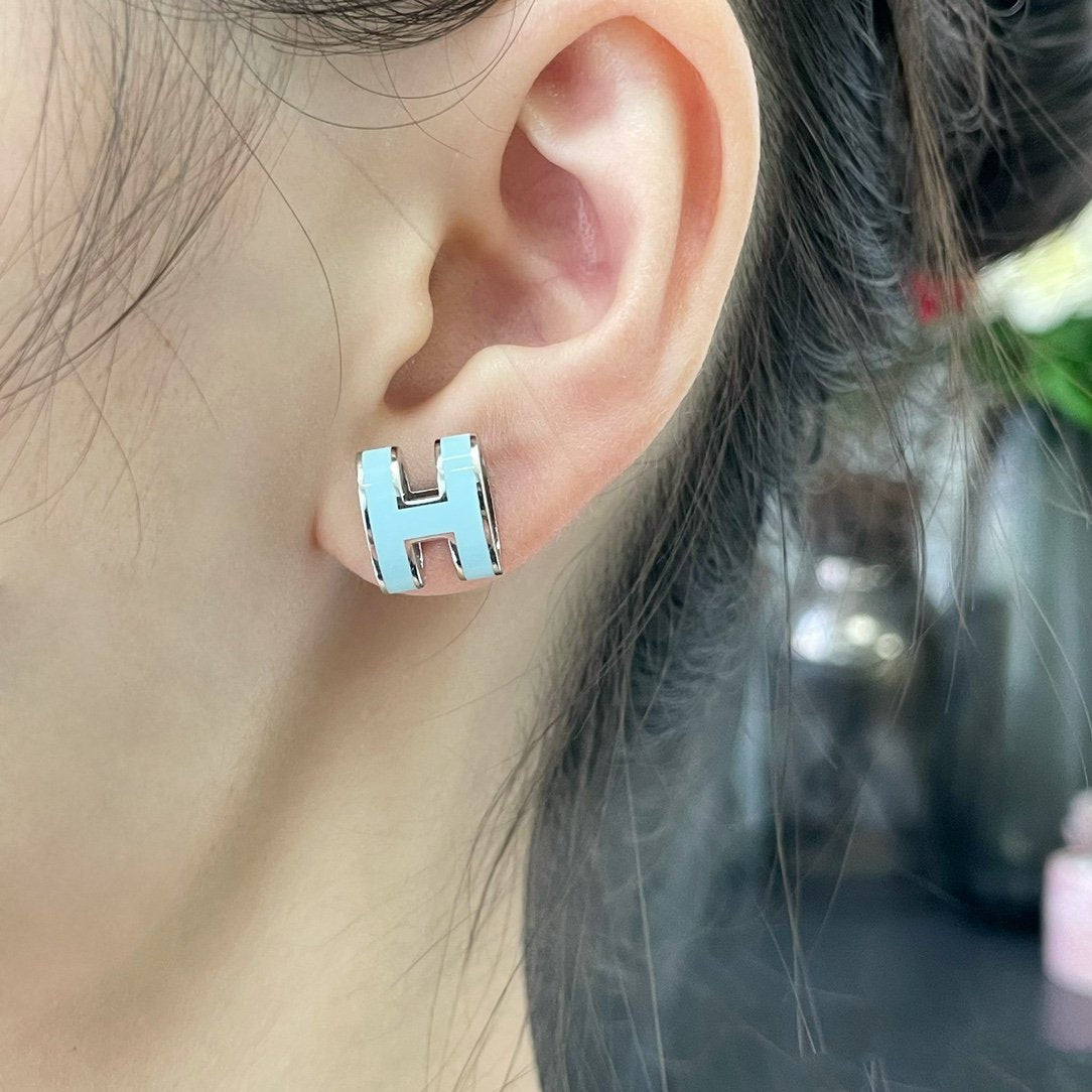 [Echo ]POP H SKY BLUE STUD EARRINGS