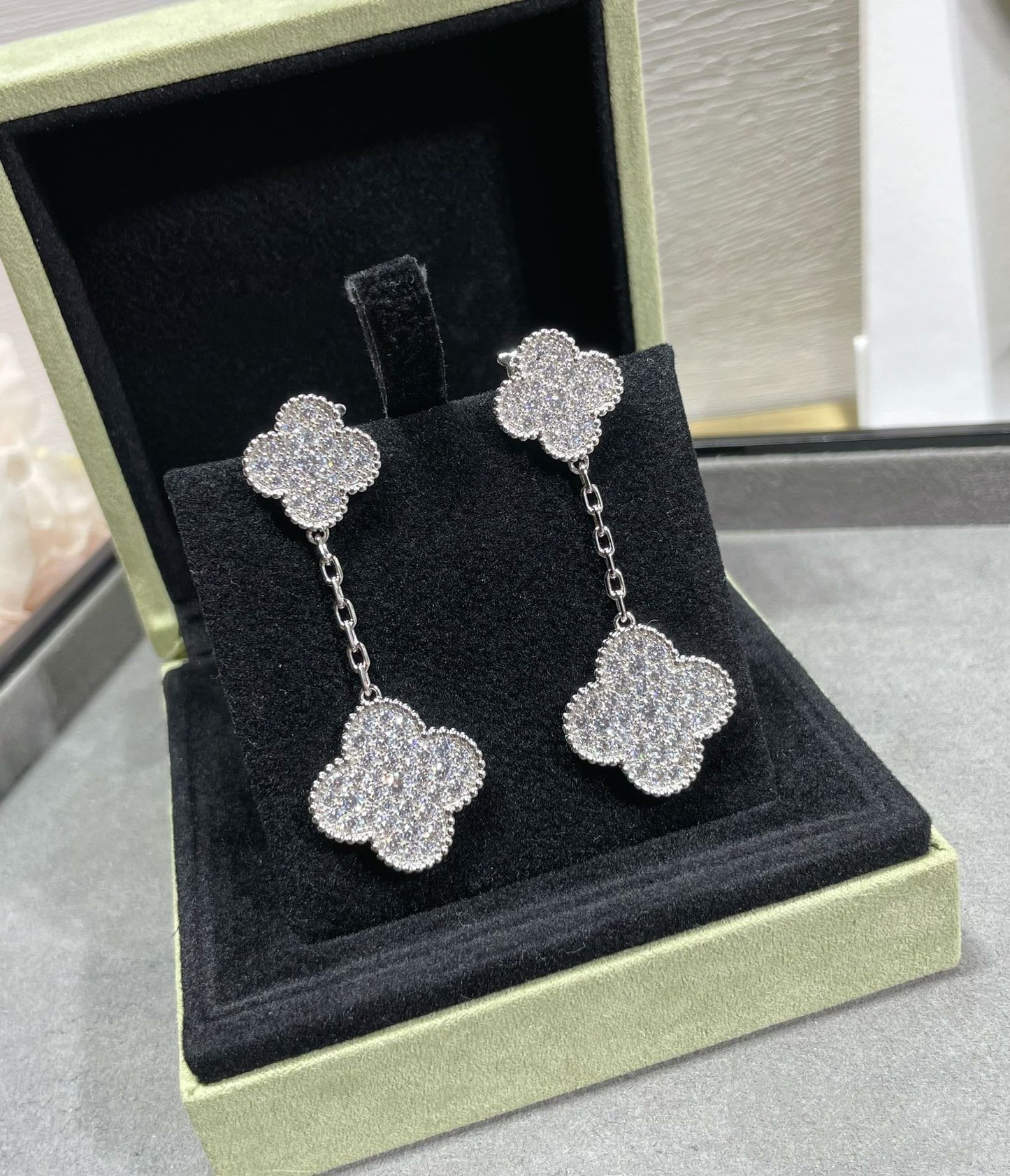 [Echo] Kleeblatt 2 Motive Diamant gepflastert Silber Ohrringe
