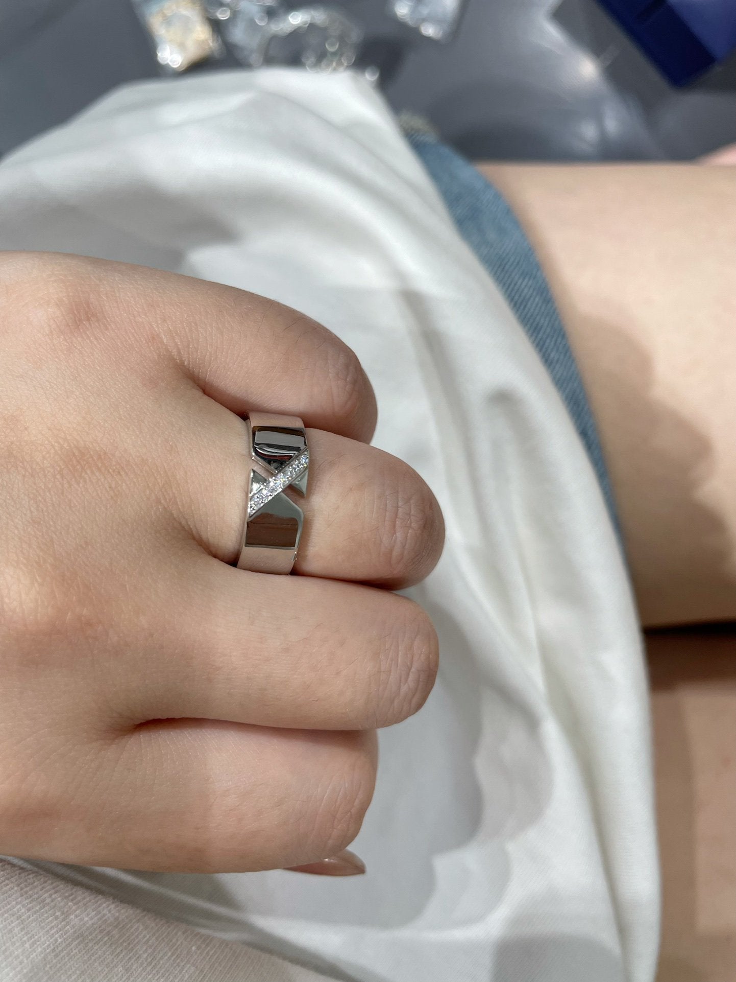 [Echo ]LIENS EVIDENCE DIAOMOND RING