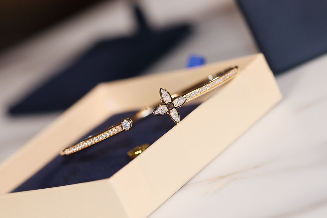 [Echo ]IDYLLE GOLD OPEN BRACELET DIAMOND PAVED