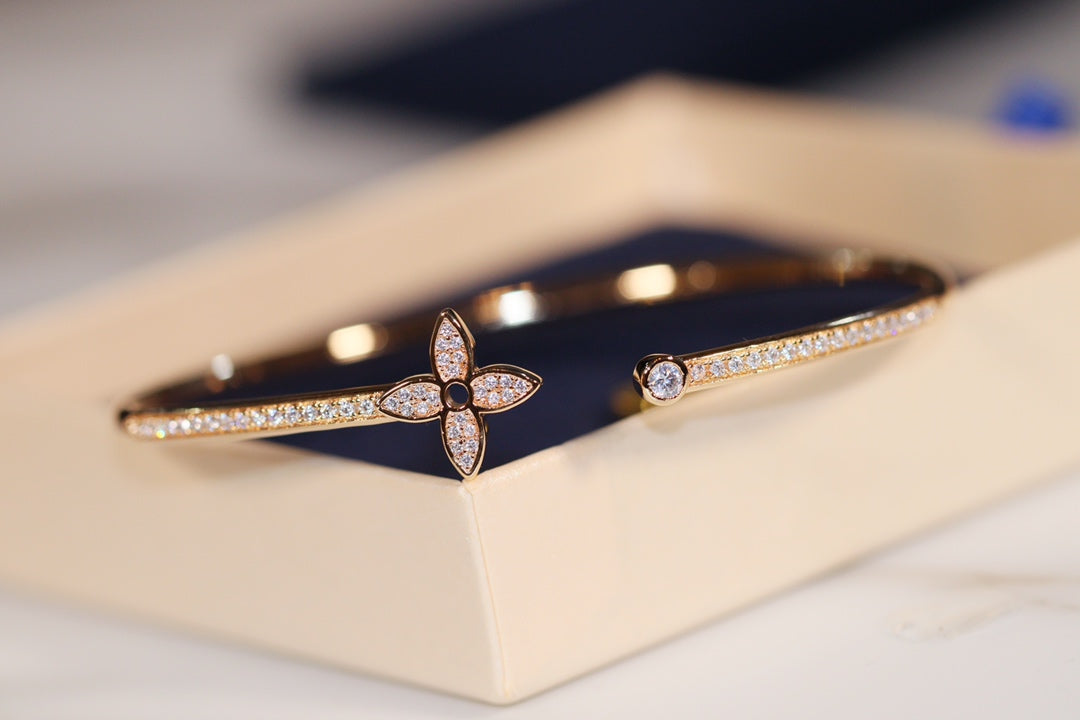 [Echo ]IDYLLE GOLD OPEN BRACELET DIAMOND PAVED
