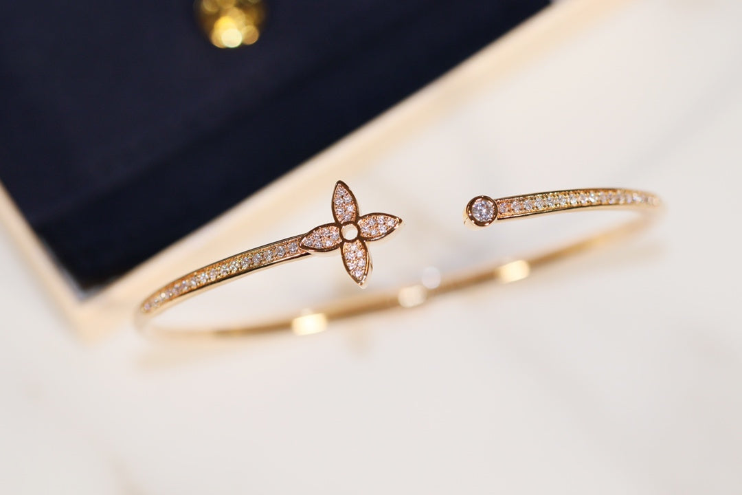 [Echo ]IDYLLE GOLD OPEN BRACELET DIAMOND PAVED