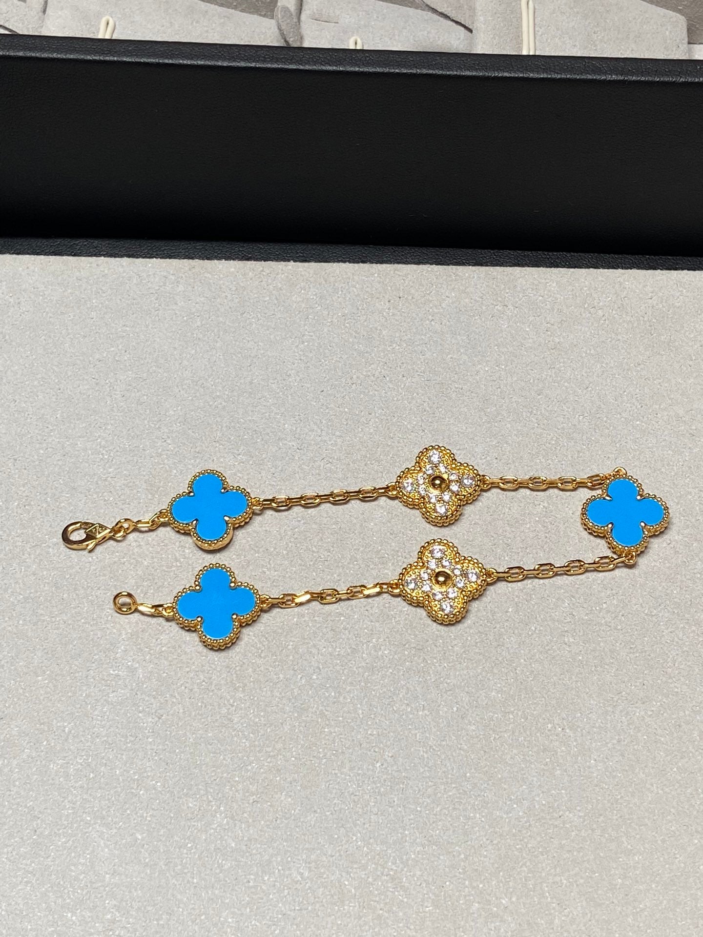 [Echo]CLOVER 5 MOTIF BLUE CHALCEDONY DIAMOND GOLD BRACELET