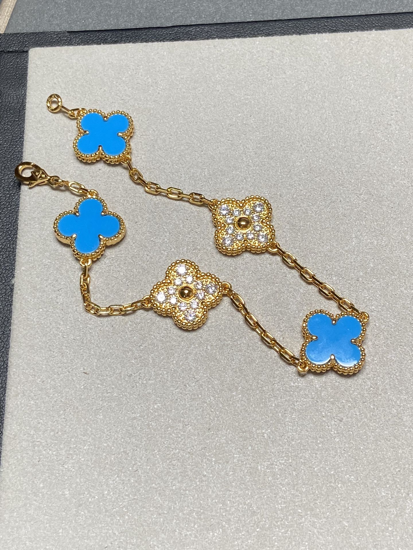 [Echo]CLOVER 5 MOTIF BLUE CHALCEDONY DIAMOND GOLD BRACELET