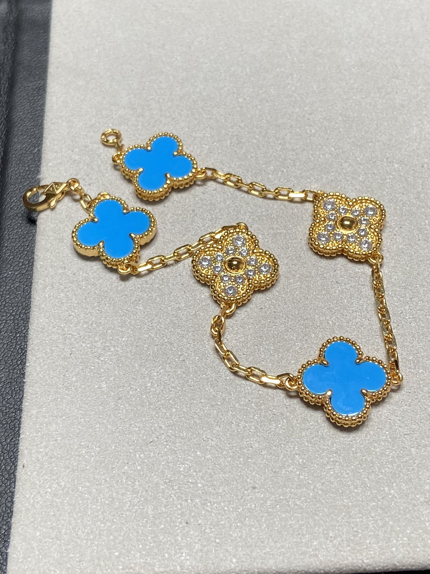 [Echo]CLOVER 5 MOTIF BLUE CHALCEDONY DIAMOND GOLD BRACELET