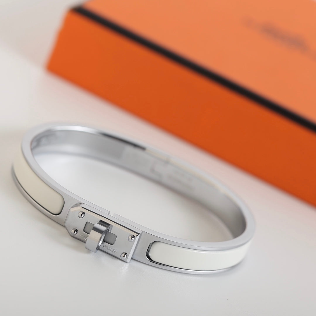 [Echo ]HM KELLY WHITE BRACELET