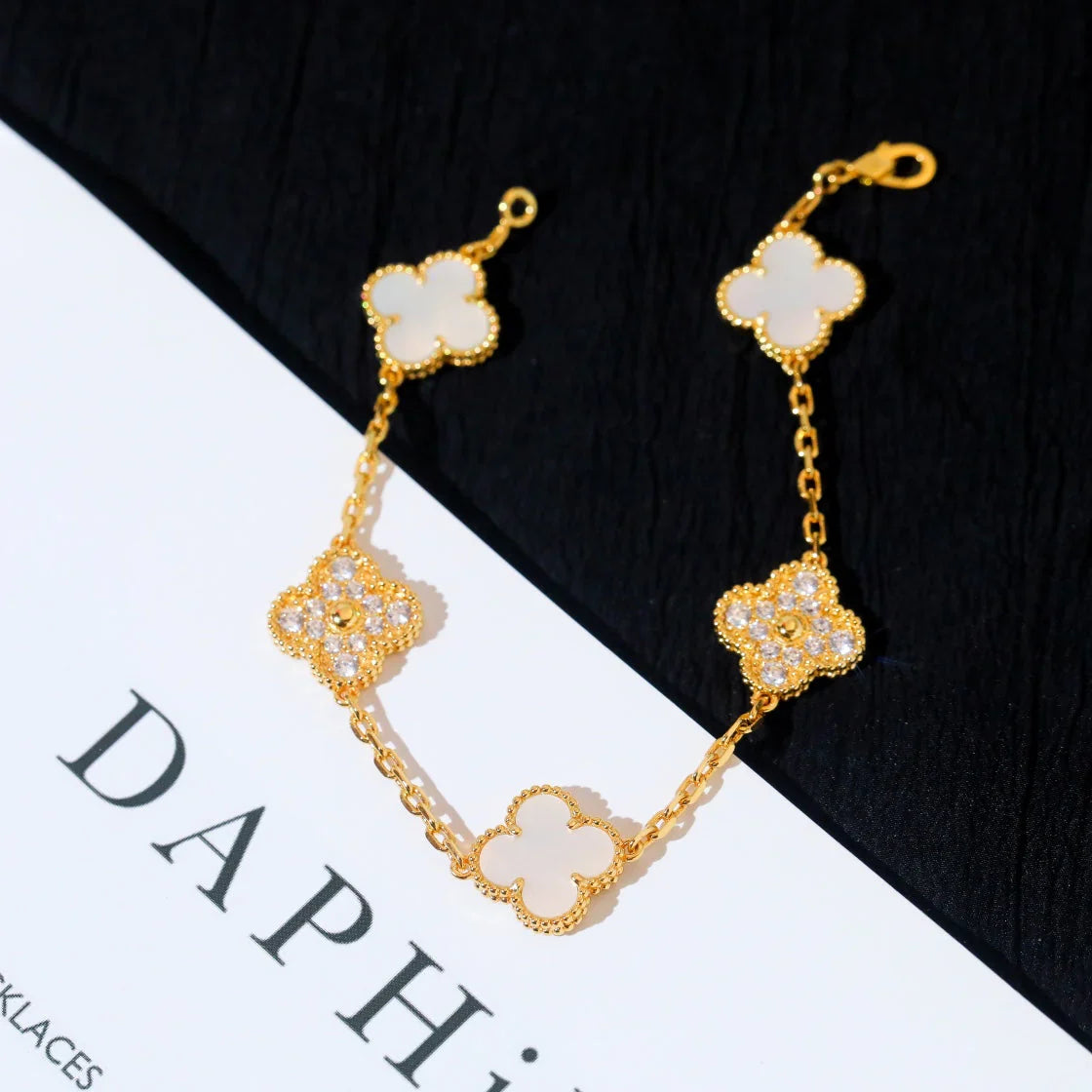 [ECHO ]CLOVER WHITE PEARL MOP 5 MOTIF BRACELET COLLECTION
