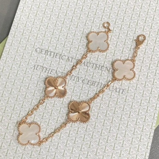 [ECHO ]CLOVER WHITE PEARL MOP 5 MOTIF BRACELET COLLECTION