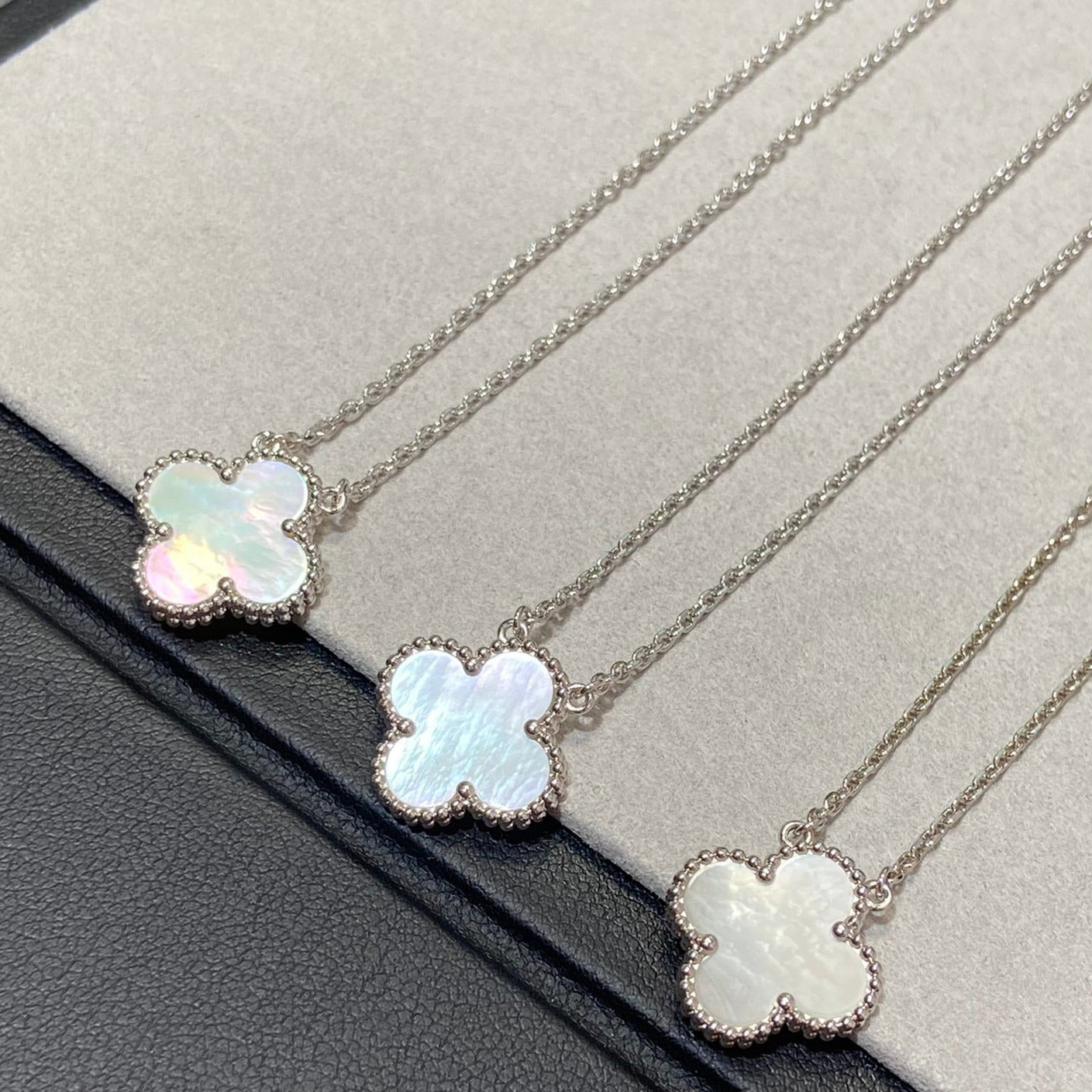 [Echo ]CLOVER MEDIUM SILVER WHITE MOP NECKLACE