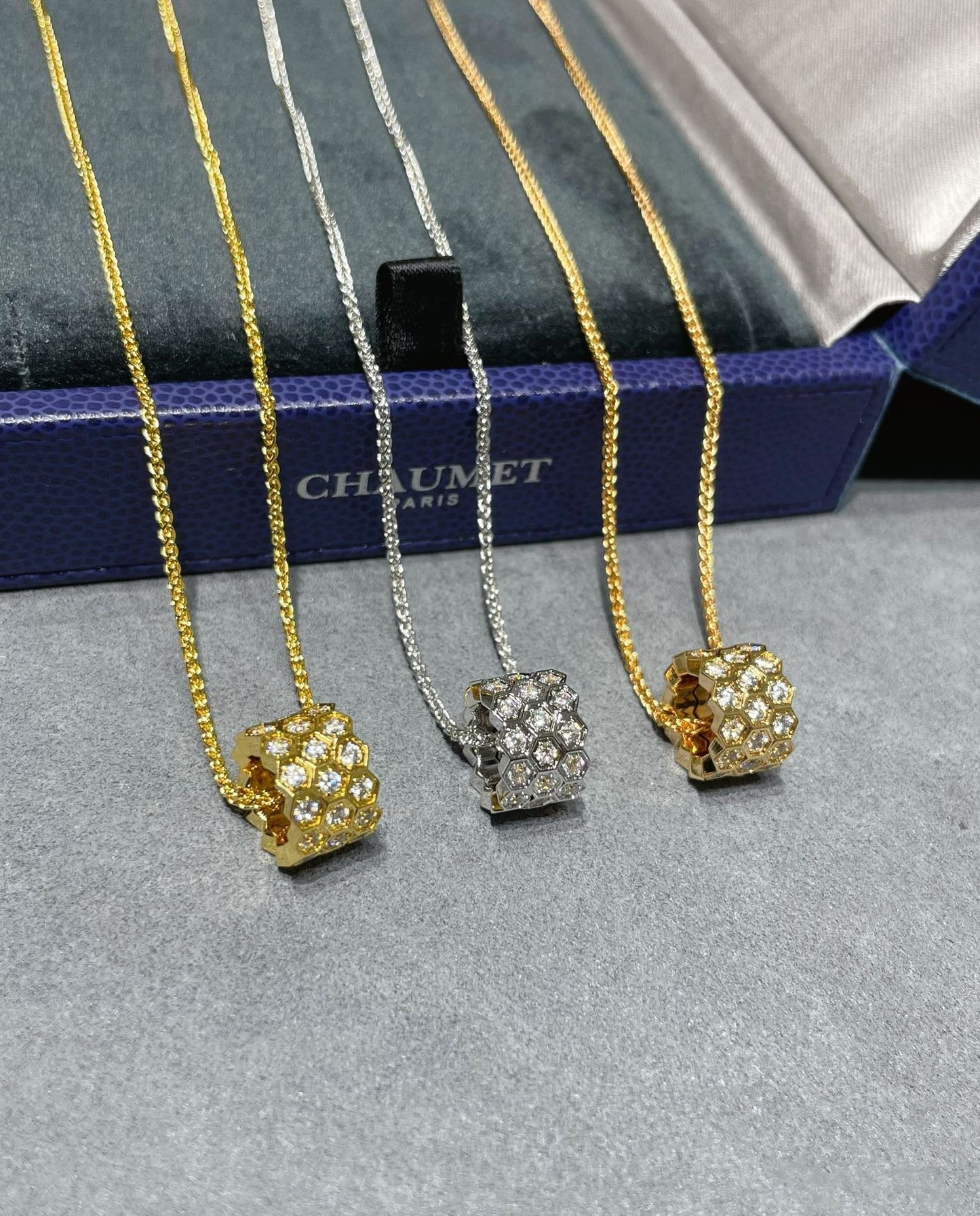 [Echo ]BEE LOVE DIAMOND PAVED 3 ROW NECKLACE