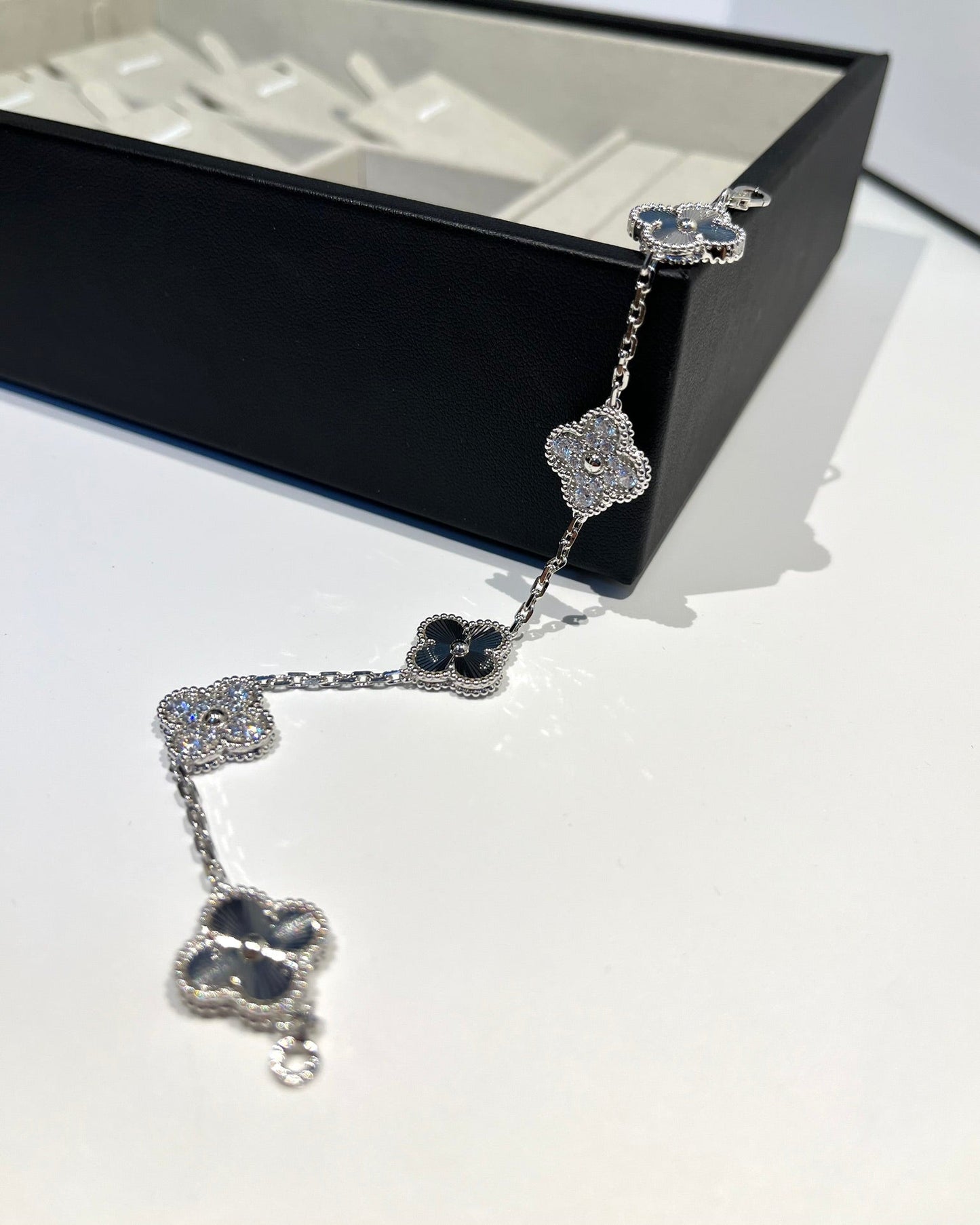 [Echo]CLOVER 5 MOTIF SILVER DIAMOND BRACELET