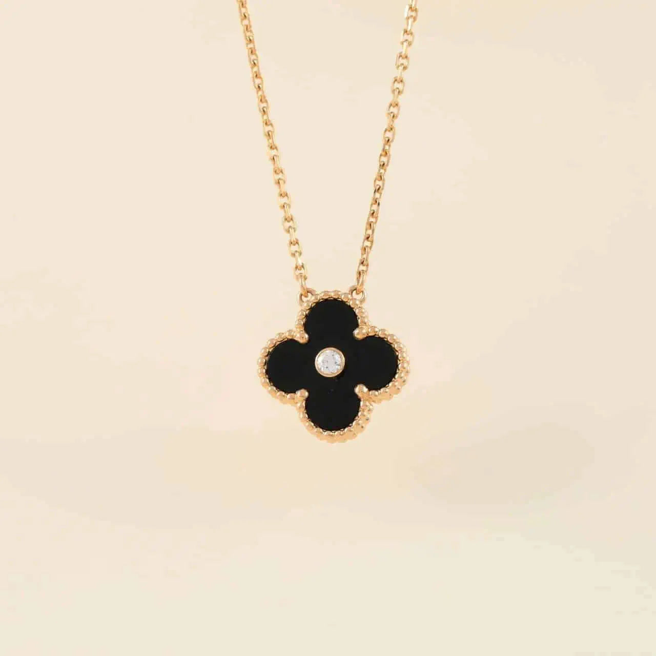 [Echo ]CLOVER 15MM DIAMOND ONYX NECKLACE